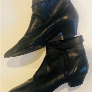 Mister Shoes Black Booties